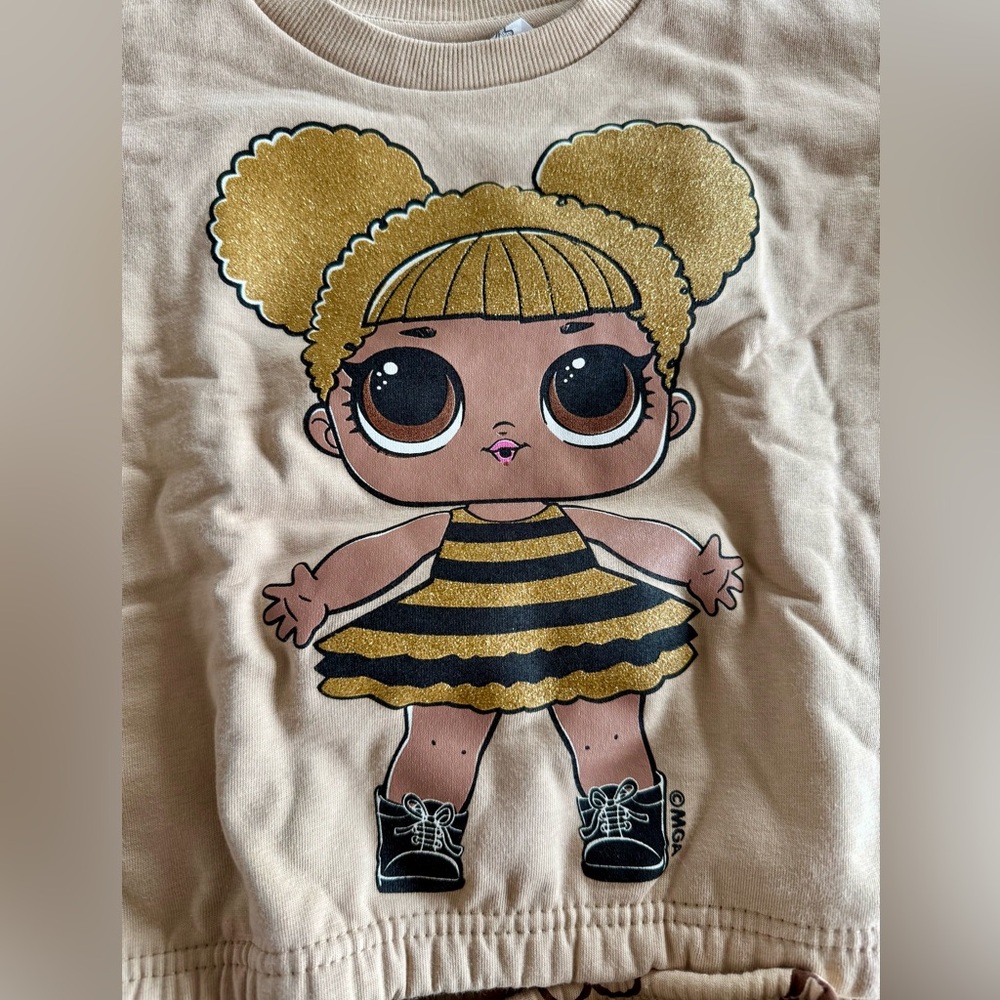 NWOT LOL Queen Bee Sweatsuit And Party Supplies - Picture 3 of 5